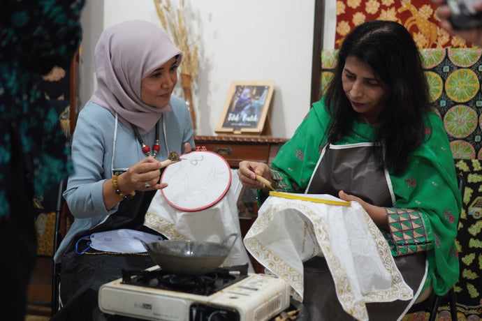 Motif Tilu Sauyunan Membawa Atase Perdagangan Republik Pakistan Belajar Membatik di Handayani Geulis Batik Bogor
