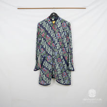 Load image into Gallery viewer, Blouse Batik Bogor Motif Tilu Sauyunan